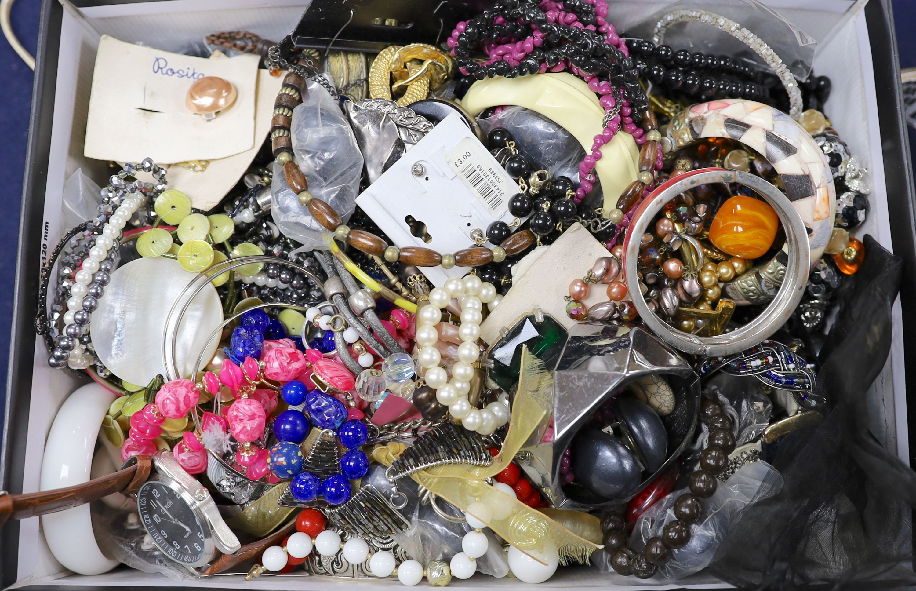 Assorted watches and costume jewellery.